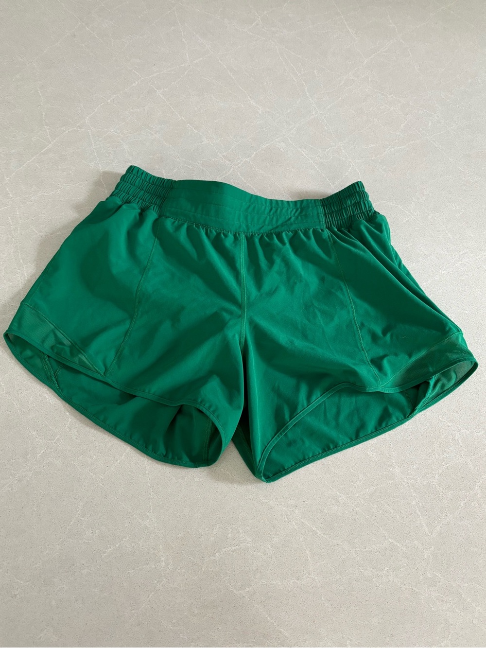 LULULEMON Hotty Hot High-Rise Lined Shorts 4” Vibrant Green 10